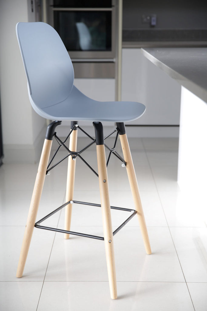 Recycled plastic seat breakfast bar stool